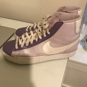 Size 7 vintage lilac Nike’s